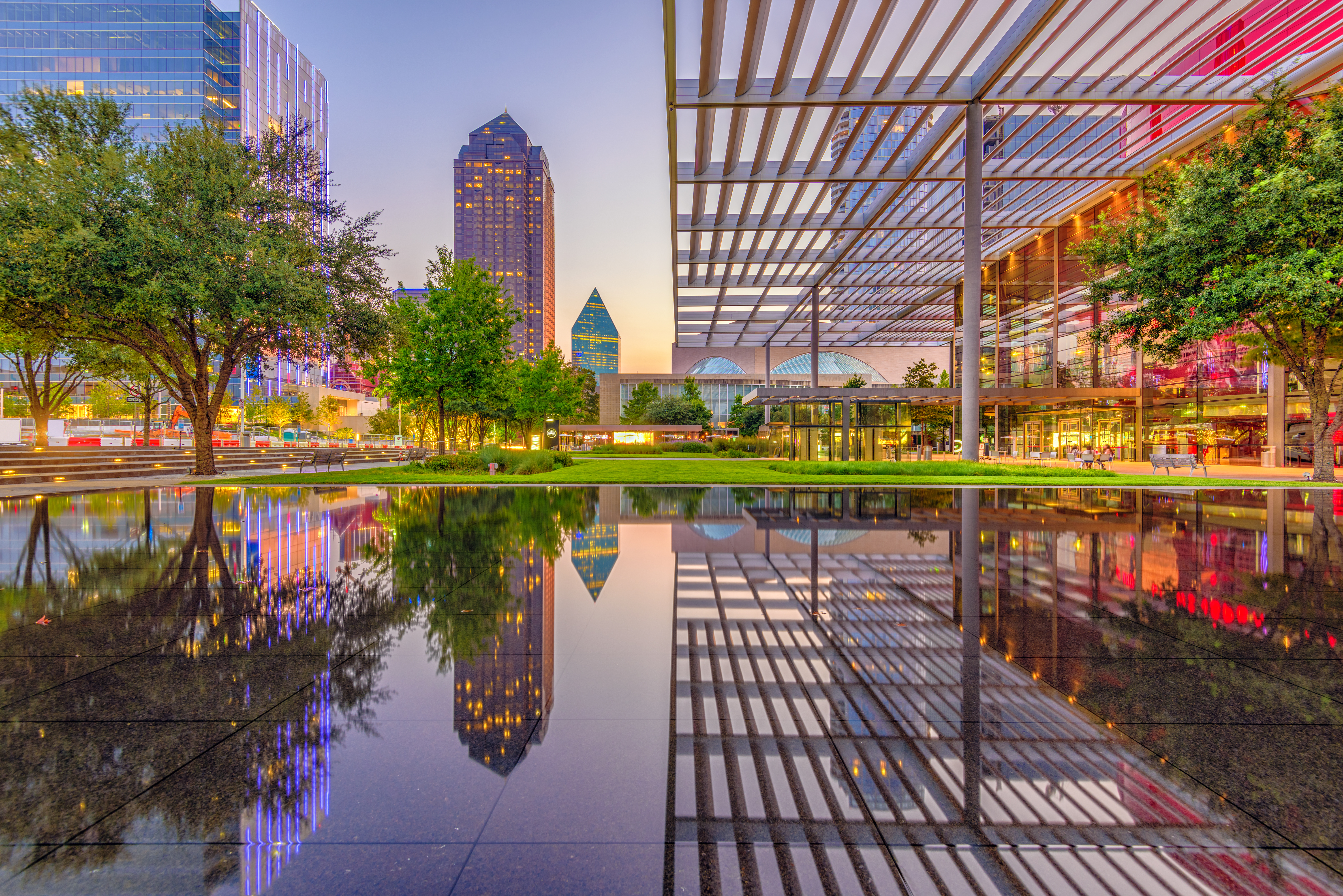 Dallas, Texas, USA downtown plaza and skyline.